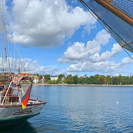 Apartamento 24, Pier 24, Blickrichtung Offene Seebinnenhafen Nord